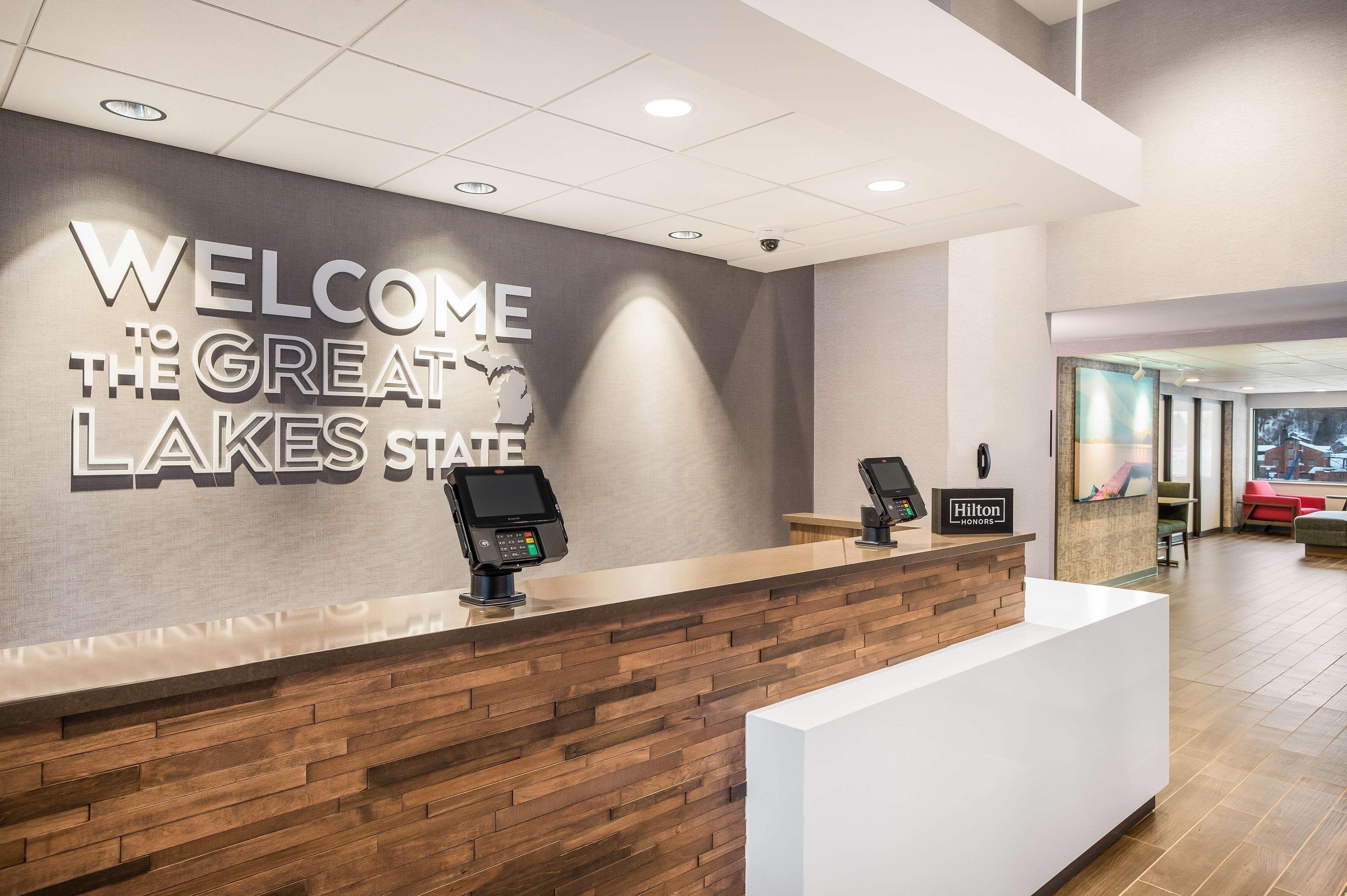Hampton Inn & Suites Houghton Ngoại thất bức ảnh