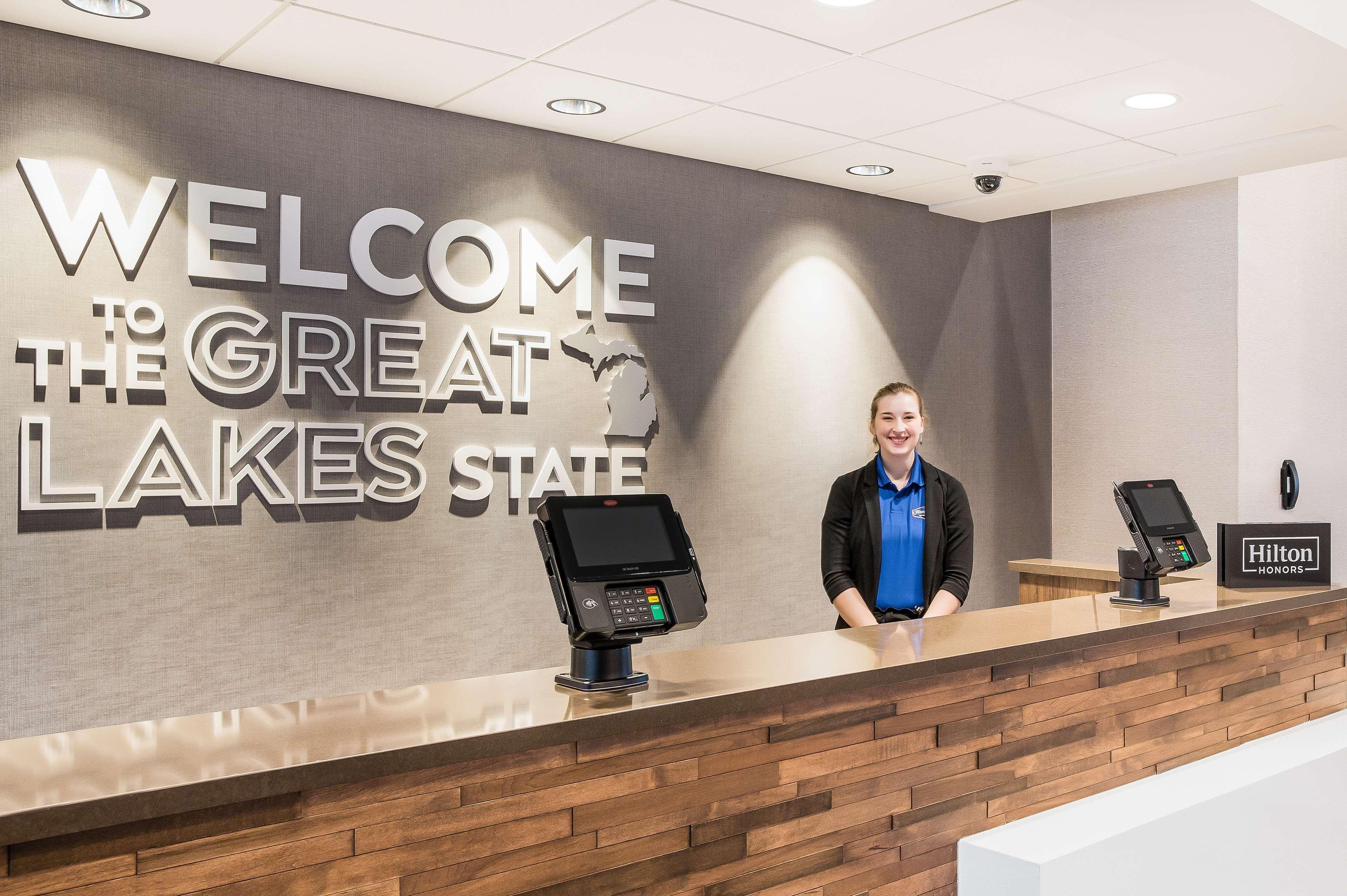 Hampton Inn & Suites Houghton Ngoại thất bức ảnh